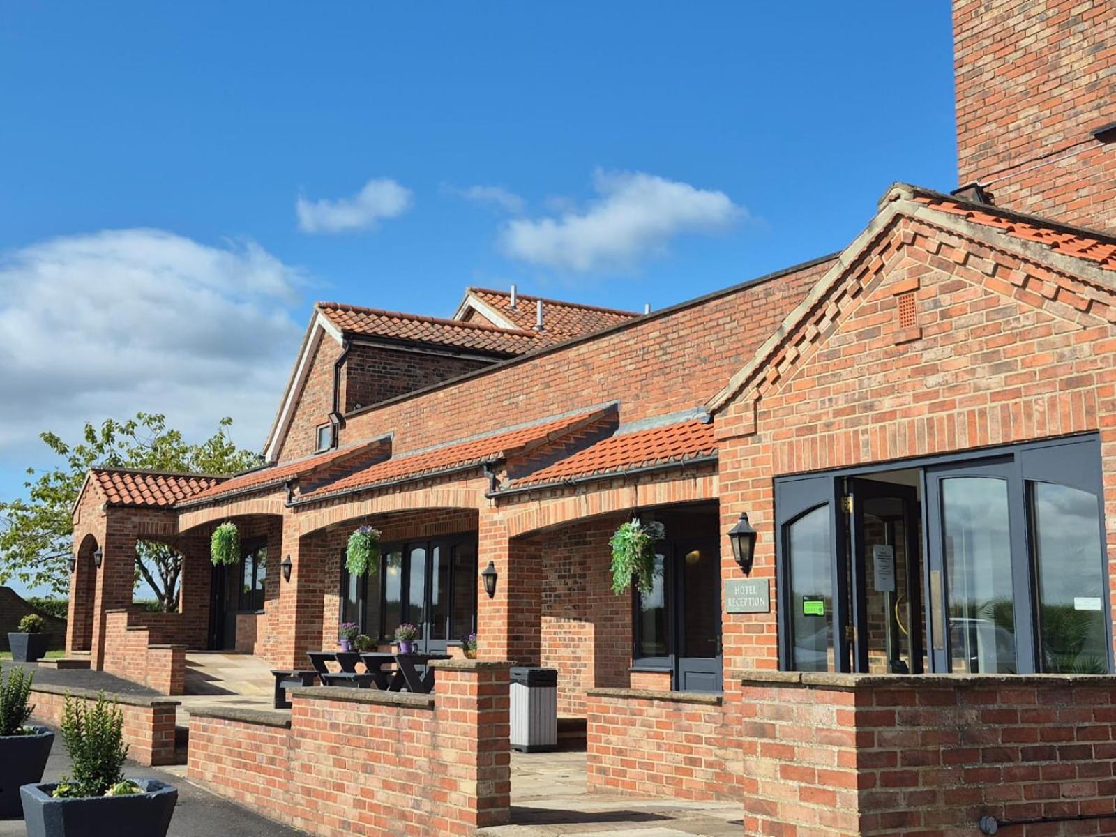 The White Horse Lodge Hotel Thirsk Kültér fotó